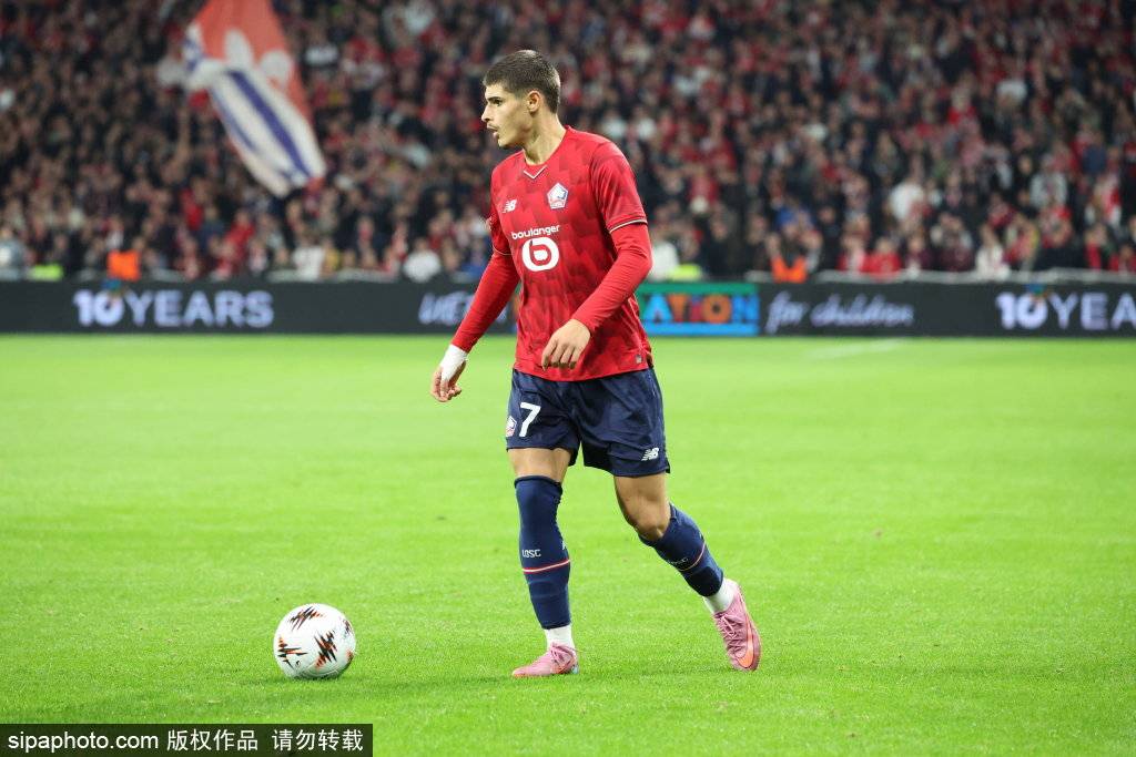 法甲第6轮精彩对决：里尔VS里昂、雷恩VS朗斯、尼斯VS巴黎FC比分预测与深度分析